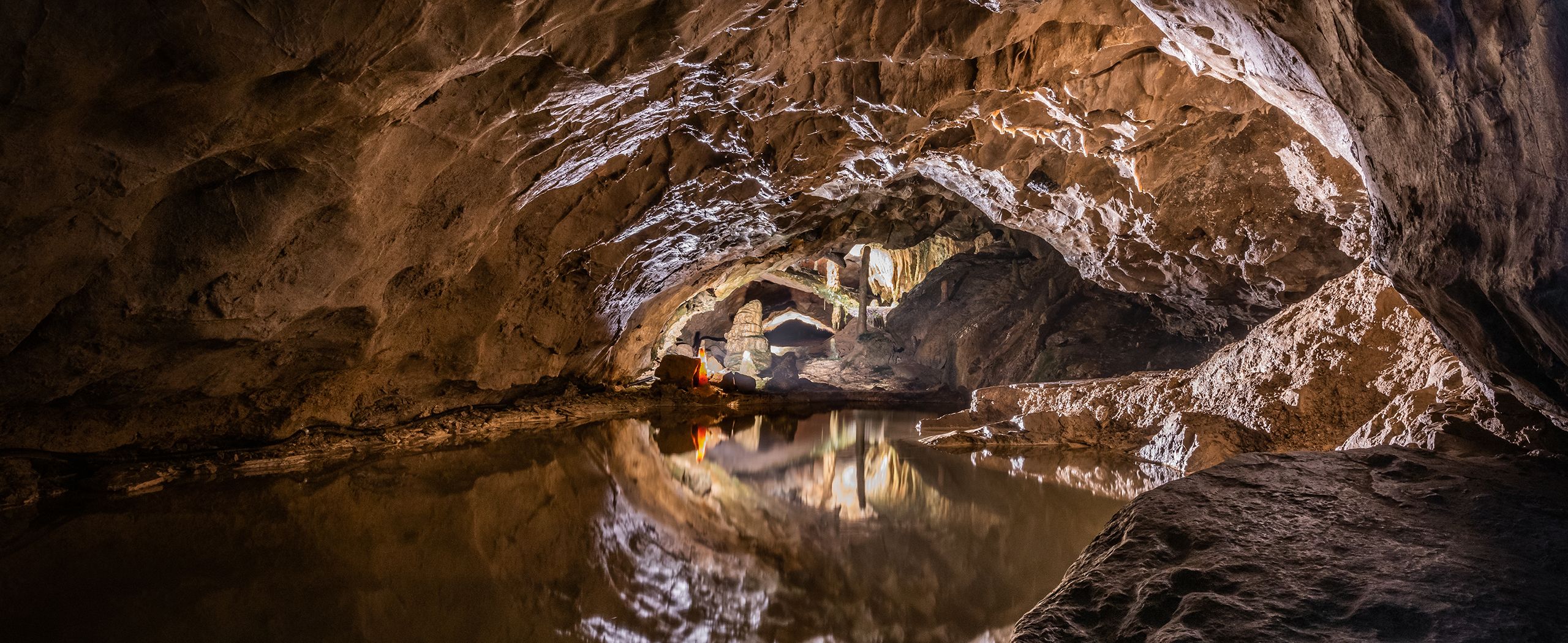 Wonderland St Beatus Caves